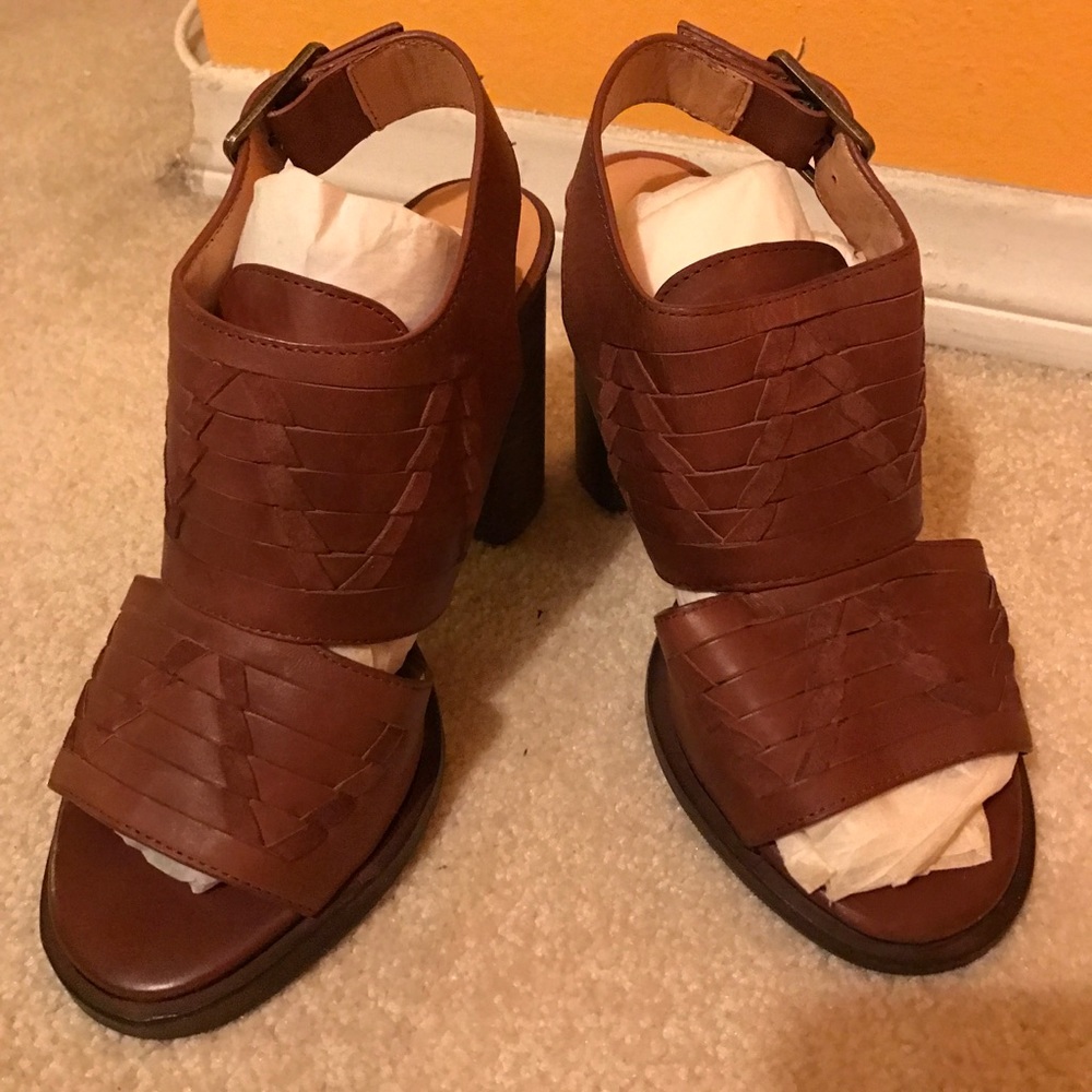 Issue leather women woven sandals heels size 37